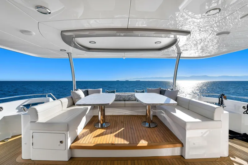Slide: The Image of Ocean Alexander 32L Motor Yacht 2021 - 25