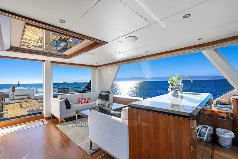 Slide: The Image of Ocean Alexander 32L Motor Yacht 2021 - 24