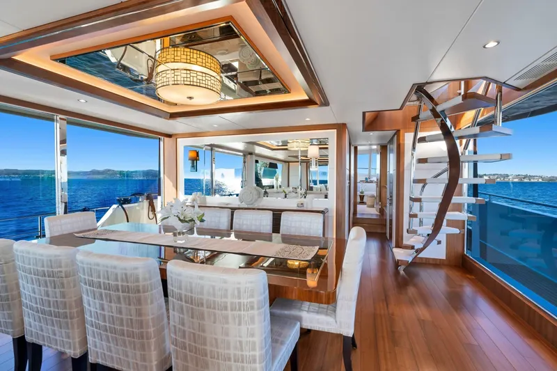 Slide: The Image of Ocean Alexander 32L Motor Yacht 2021 - 2