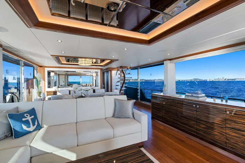 Slide: The Image of Ocean Alexander 32L Motor Yacht 2021 - 3