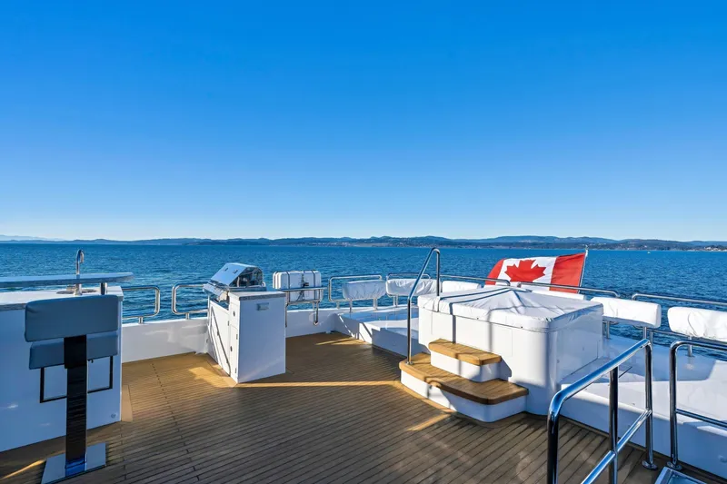 Slide: The Image of Ocean Alexander 32L Motor Yacht 2021 - 29