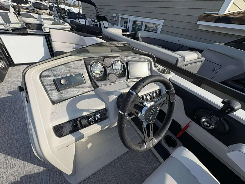 Slide: The Image of Avalon 2385 LSZ VRB 2026 - 4