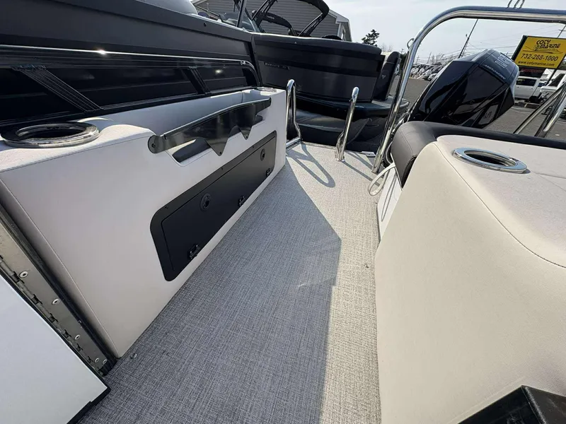 Slide: The Image of Avalon 2385 LSZ VRB 2026 - 9