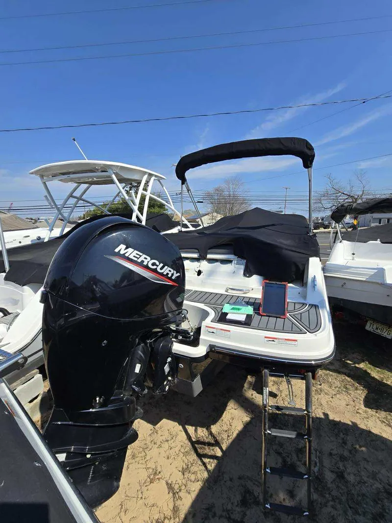 The Image of Bayliner VR6 2020 - 0