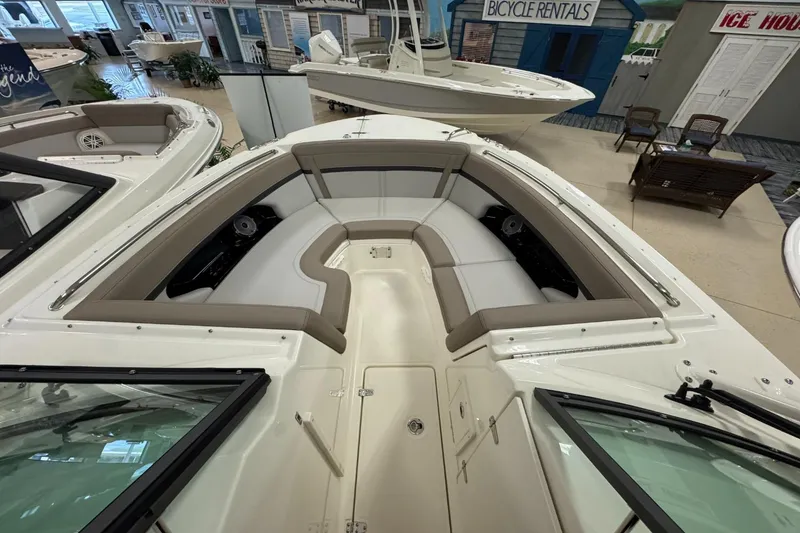 Slide: The Image of Boston Whaler 240 Vantage 2026 - 26