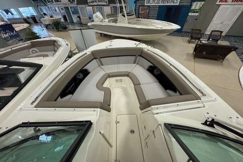 Slide: The Image of Boston Whaler 240 Vantage 2026 - 27