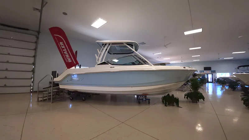Slide: The Image of Boston Whaler 240 Vantage 2026 - 3