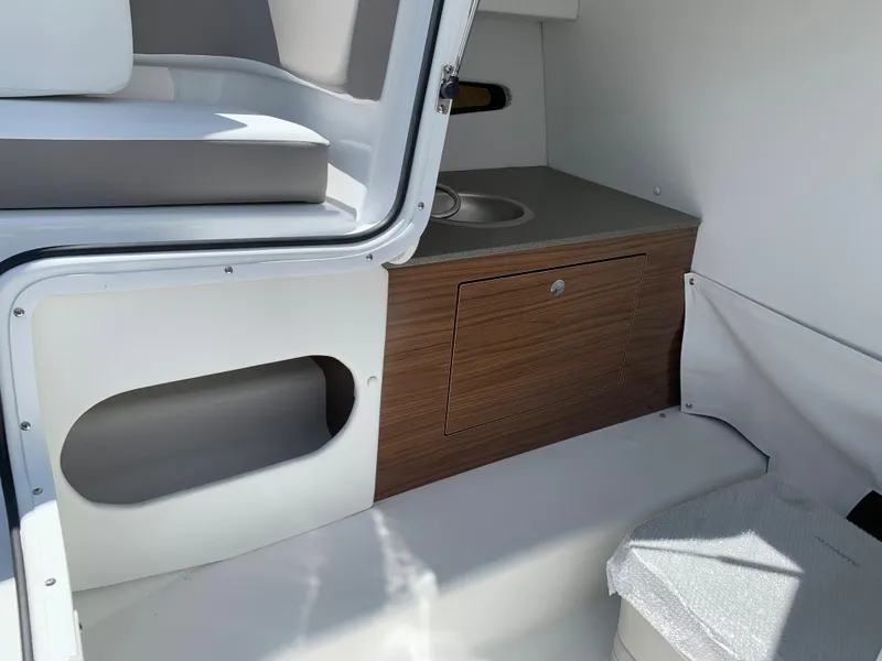 Slide: The Image of Glastron GTD 245 2023 - 57