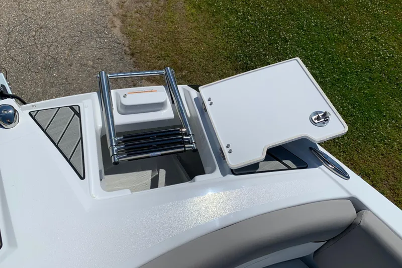 Slide: The Image of Glastron GTD 245 2023 - 67