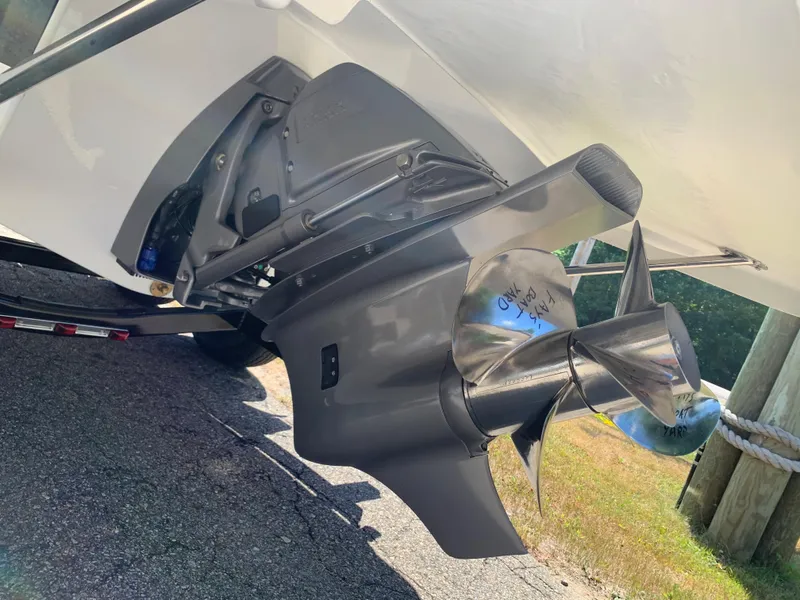 Slide: The Image of Glastron GTD 245 2023 - 68