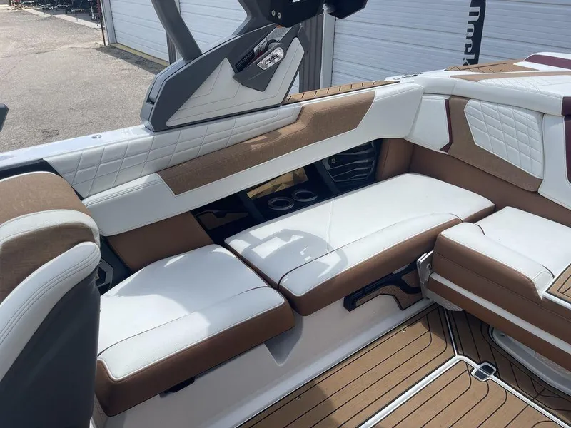 Slide: The Image of Nautique Super Air Nautique G23 2021 - 10