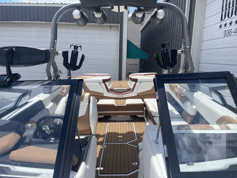 Slide: The Image of Nautique Super Air Nautique G23 2021 - 11