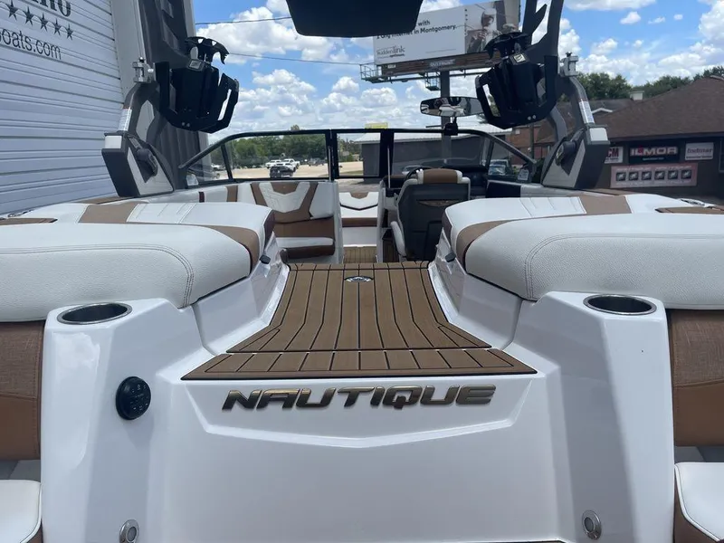 Slide: The Image of Nautique Super Air Nautique G23 2021 - 4