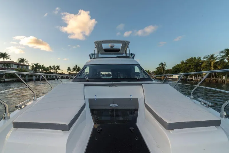 Slide: The Image of Galeon 500 FLY 2026 - 19