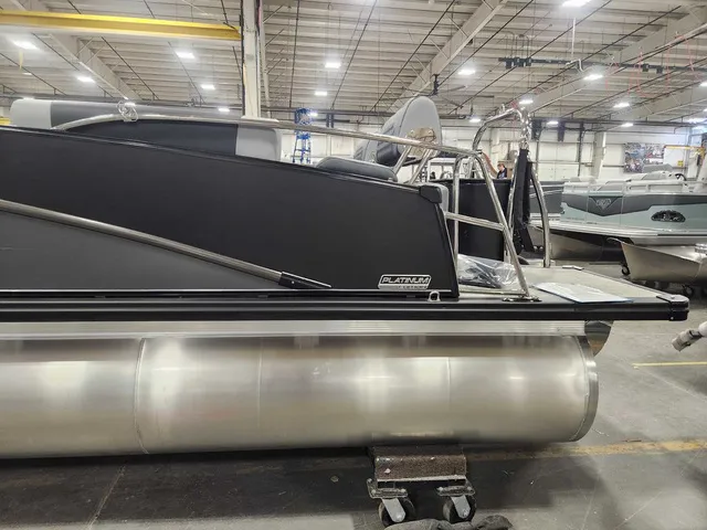 Slide: The Image of Avalon 2385 25 Catalina QLS 2026 - 2