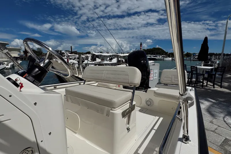 Slide: The Image of Boston Whaler 170 Montauk 2026 - 10