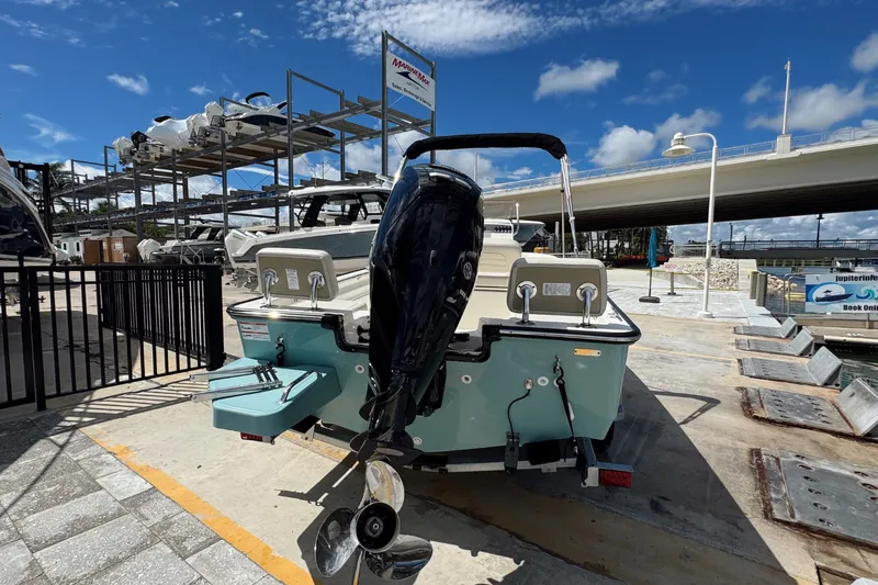 Slide: The Image of Boston Whaler 170 Montauk 2026 - 5