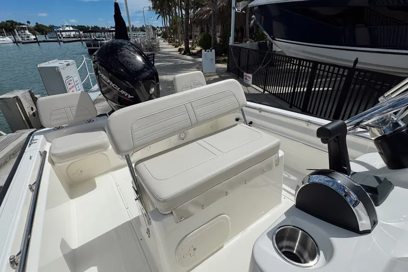 Slide: The Image of Boston Whaler 170 Montauk 2026 - 7