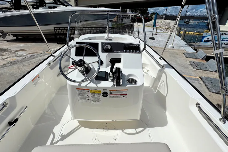 Slide: The Image of Boston Whaler 170 Montauk 2026 - 8