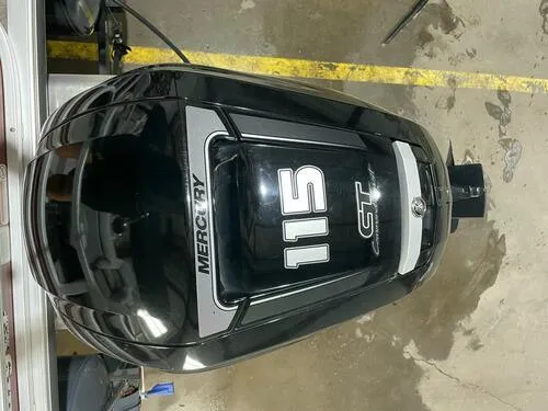 Slide: The Image of 2019 Ranger 220FC boat with Mercury 115 CT outboard motor. - 14