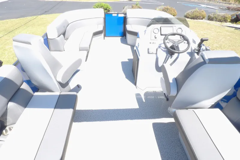 Slide: The Image of Veranda Vista View 20RC 2026 - 16