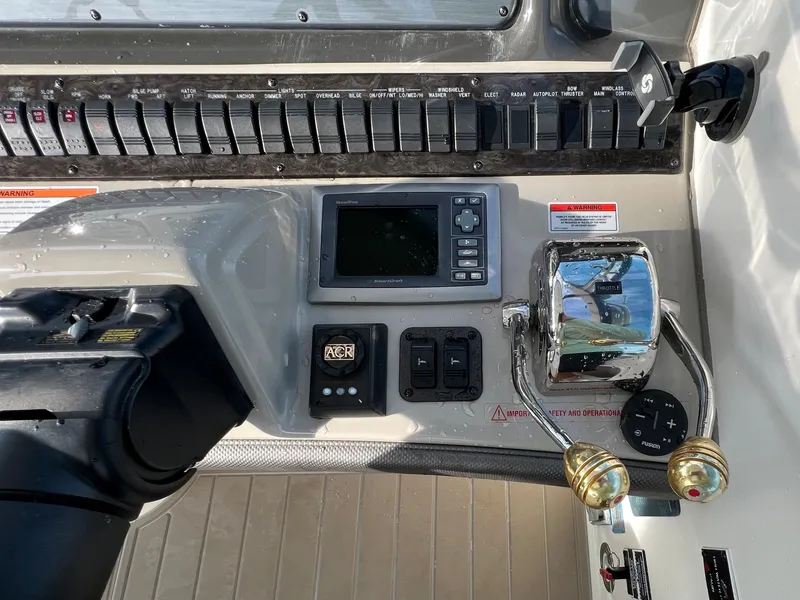 Slide: The Image of Control panel of a 2007 Sea Ray 40 Sundancer boat. - 20