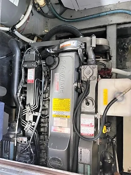 Slide: The Image of 1987 Tollycraft Sundecker Diesel engine, 24-valve, detailed view in engine compartment. - 32