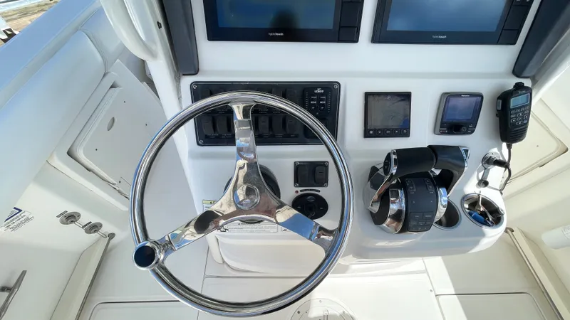 Slide: The Image of Boston Whaler 280 Outrage 2015 - 13