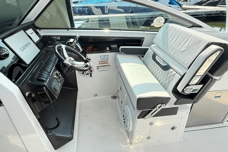 Slide: The Image of Blackfin 272 DC 2023 - 14