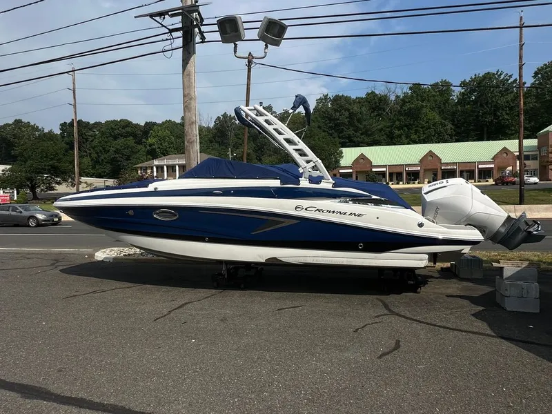 Slide: The Image of Crownline Boats E260 XS 2025 - 1