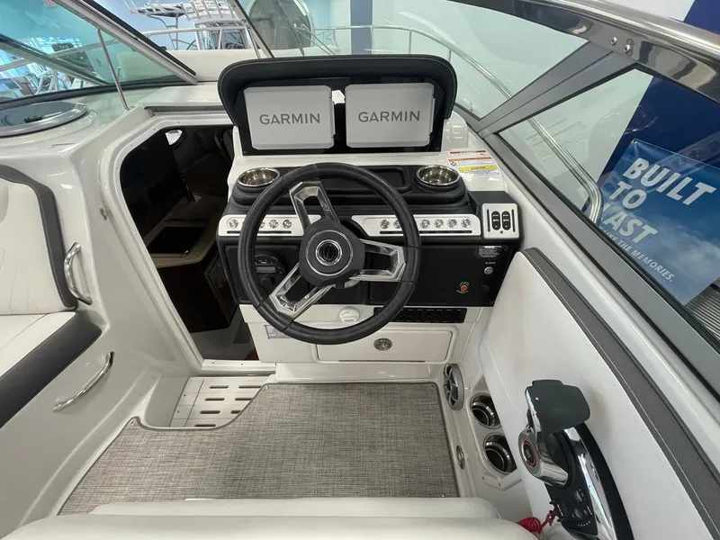Slide: The Image of Crownline Boats 270 CR 2025 - 5