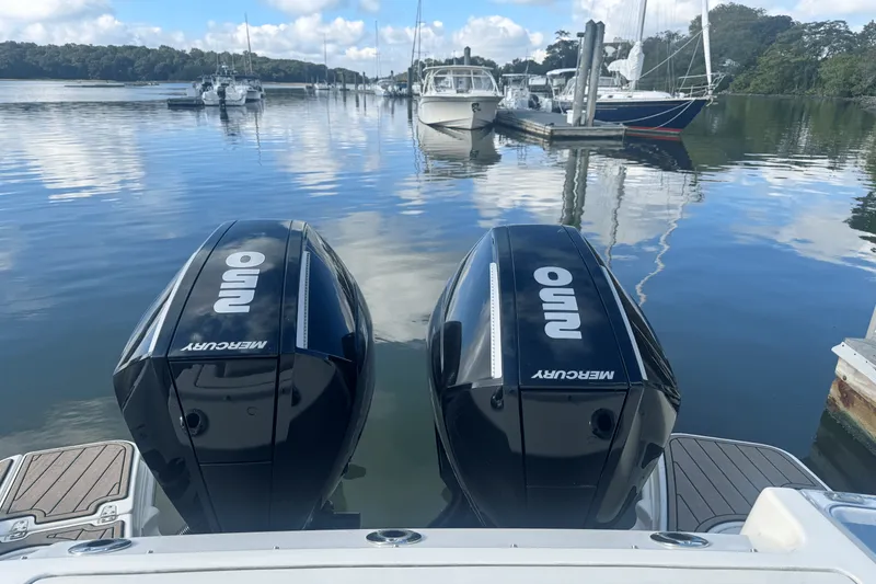 Slide: The Image of Boston Whaler 280 VANTAGE 2023 - 10