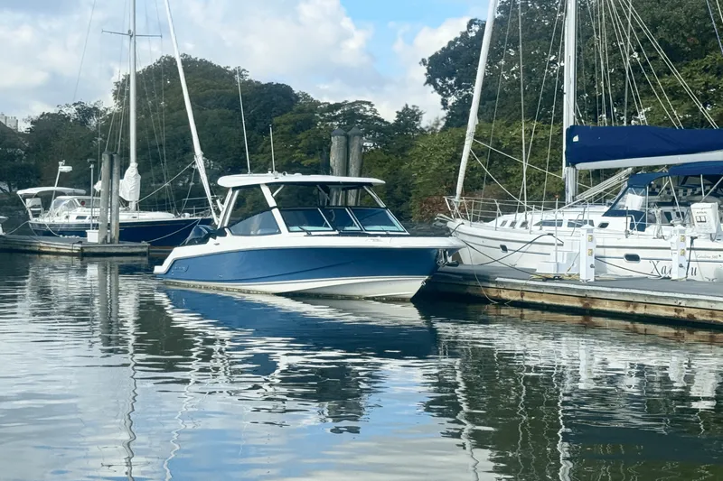 Slide: The Image of Boston Whaler 280 VANTAGE 2023 - 2