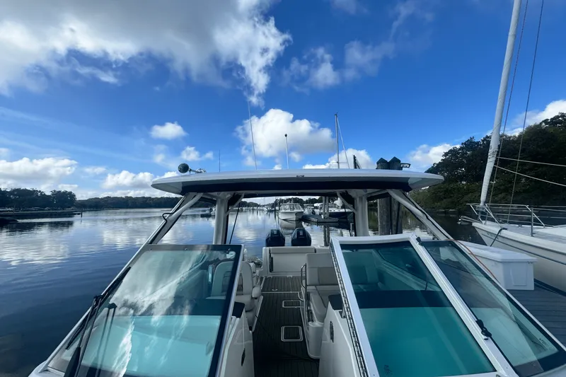 Slide: The Image of Boston Whaler 280 VANTAGE 2023 - 27