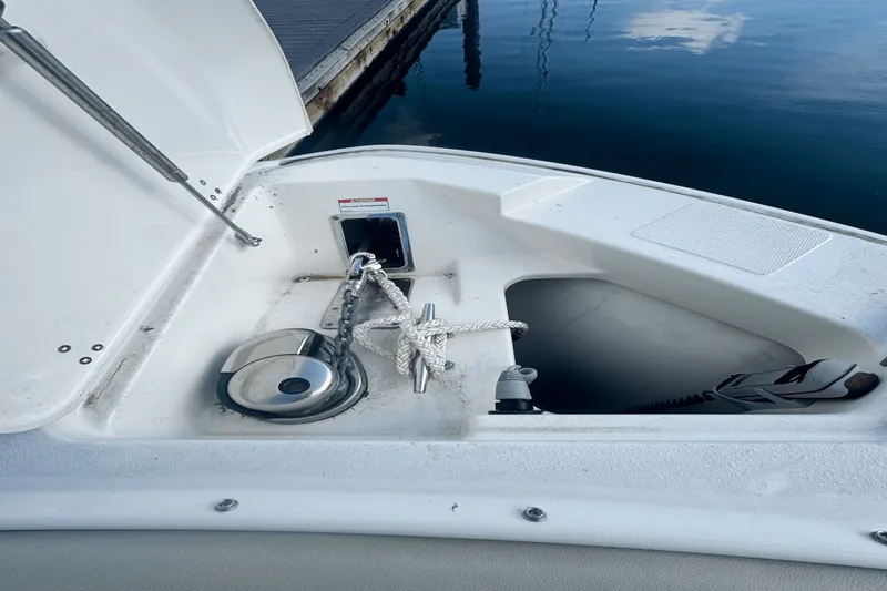 Slide: The Image of Boston Whaler 280 VANTAGE 2023 - 29