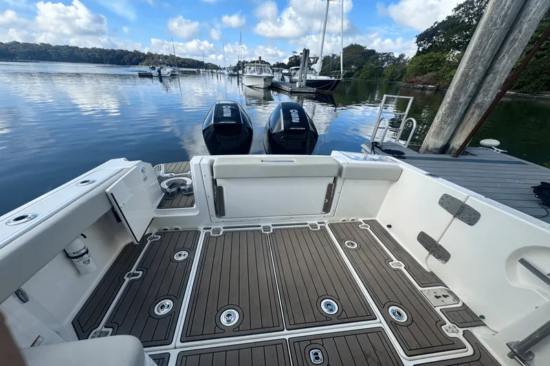 Slide: The Image of Boston Whaler 280 VANTAGE 2023 - 6