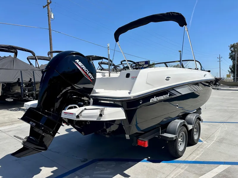 Slide: The Image of Bayliner Element E21 2023 - 11