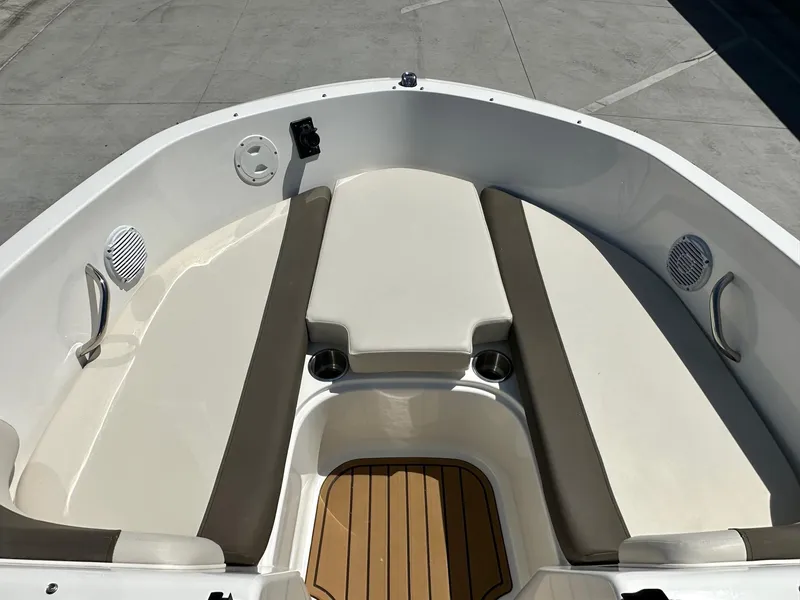 Slide: The Image of Bayliner Element E21 2023 - 13