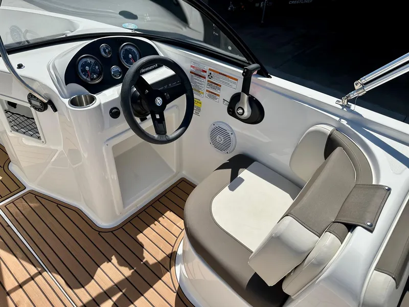 Slide: The Image of Bayliner Element E21 2023 - 4