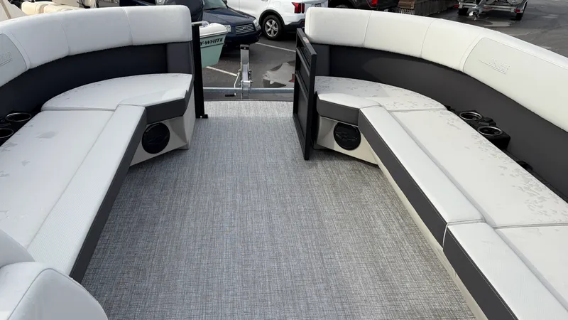 Slide: The Image of Harris Cruiser 250 2026 - 27