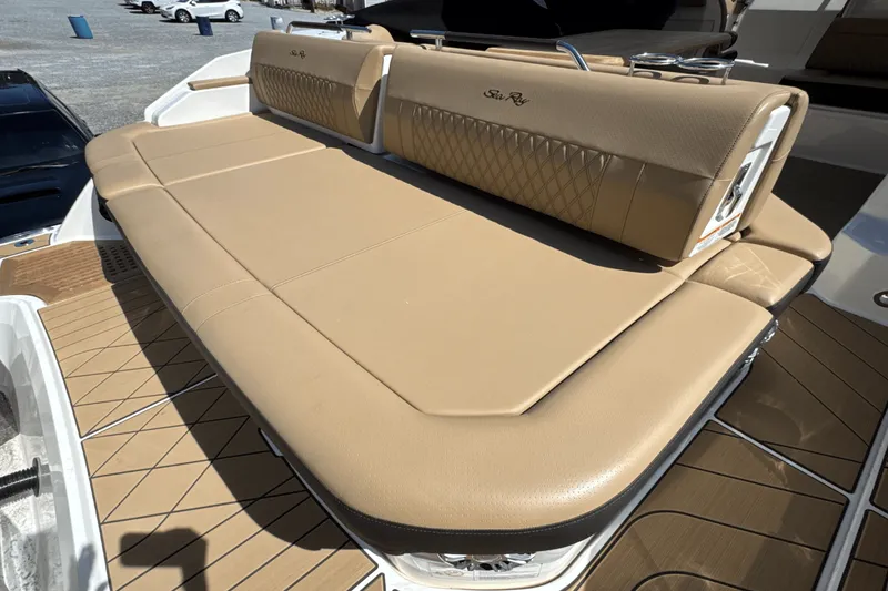 Slide: The Image of Sea Ray SLX 400 Outboard 2026 - 3