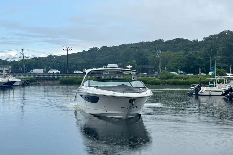 Slide: The Image of Sea Ray SLX 400 Outboard 2026 - 64