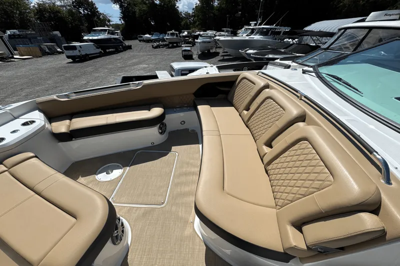 Slide: The Image of Sea Ray SLX 400 Outboard 2026 - 49