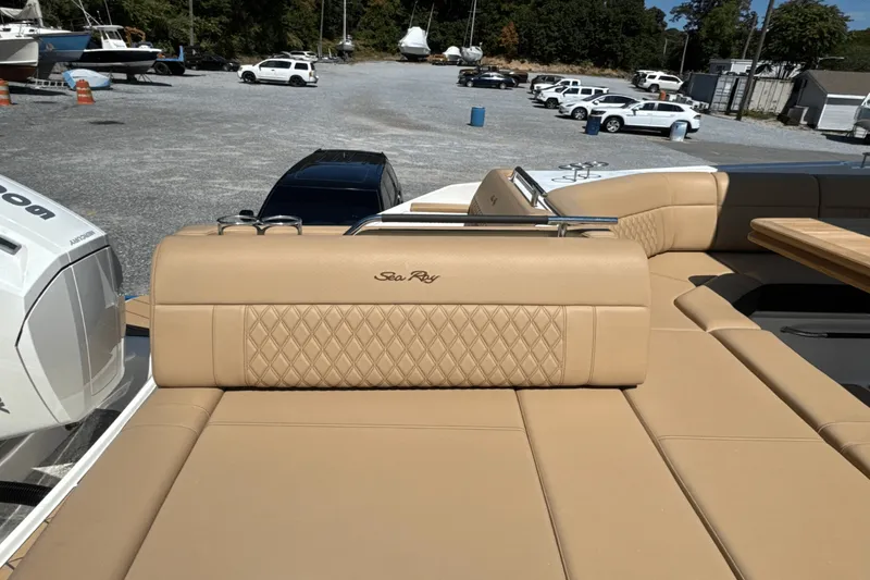 Slide: The Image of Sea Ray SLX 400 Outboard 2026 - 5