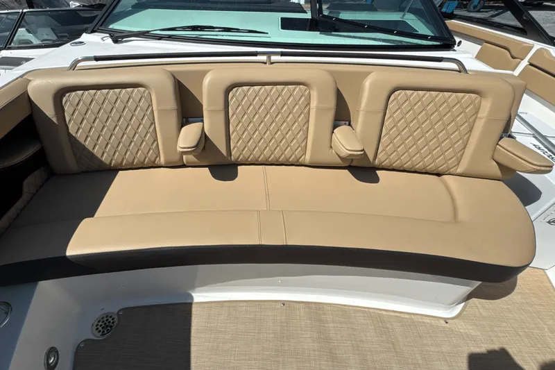 Slide: The Image of Sea Ray SLX 400 Outboard 2026 - 51