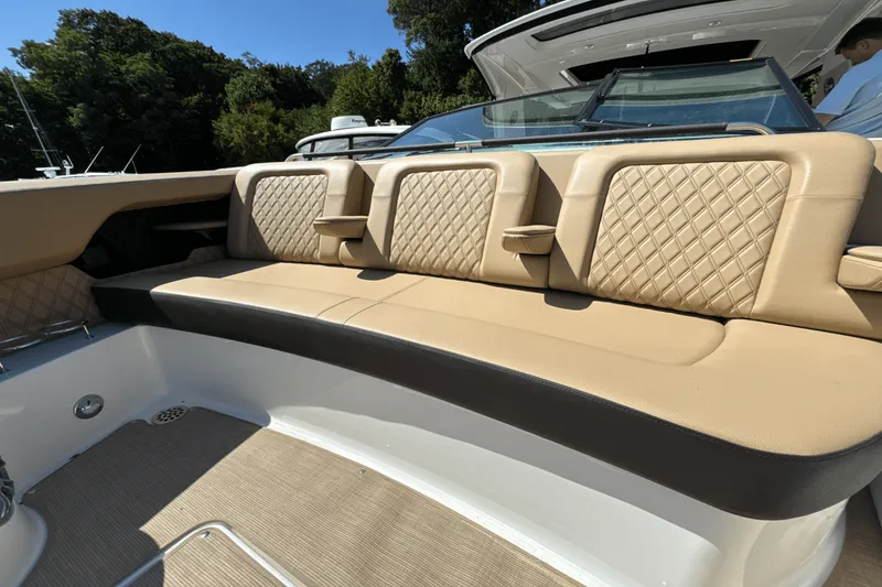 Slide: The Image of Sea Ray SLX 400 Outboard 2026 - 52