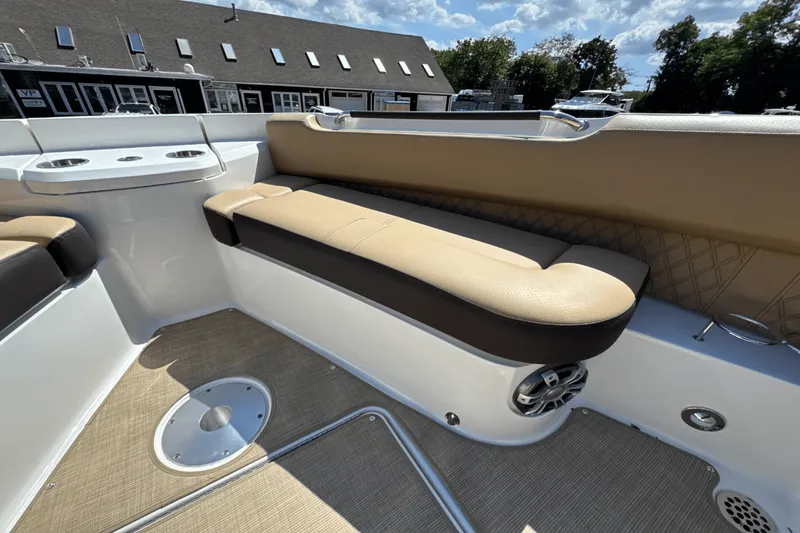 Slide: The Image of Sea Ray SLX 400 Outboard 2026 - 54