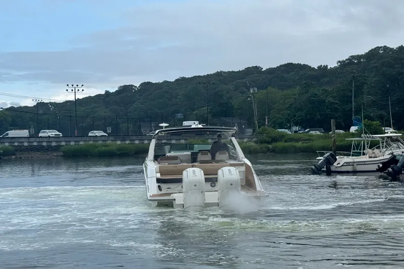 Slide: The Image of Sea Ray SLX 400 Outboard 2026 - 67