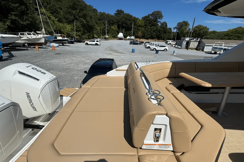 Slide: The Image of Sea Ray SLX 400 Outboard 2026 - 6