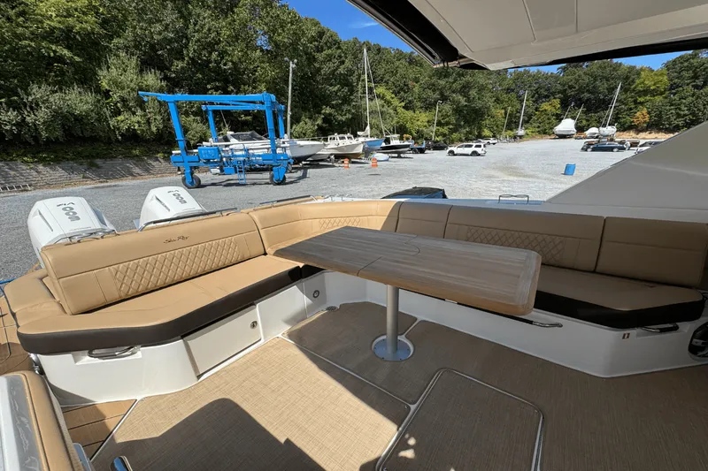 Slide: The Image of Sea Ray SLX 400 Outboard 2026 - 9